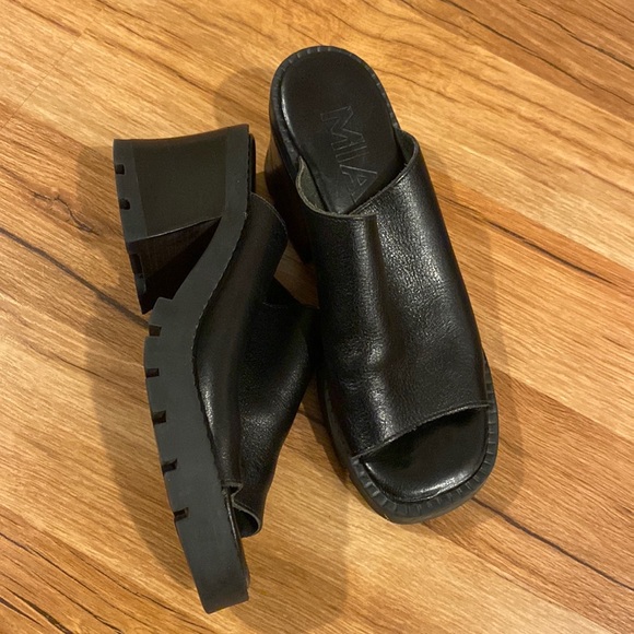 MIA Shoes - Vintage Mia Y2K Chunky Heels Slides